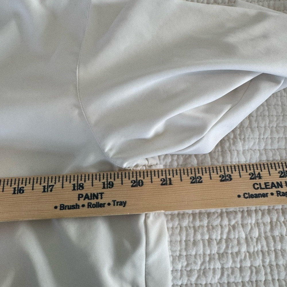 Liz Claiborne LizGolf White V-Neck Windbreaker Pullover Mesh Lined Womens Medium - Picture 6 of 8